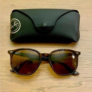 Women’s Ray-Ban Polarized sunglasses